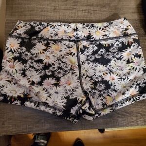 Old fleo shorts